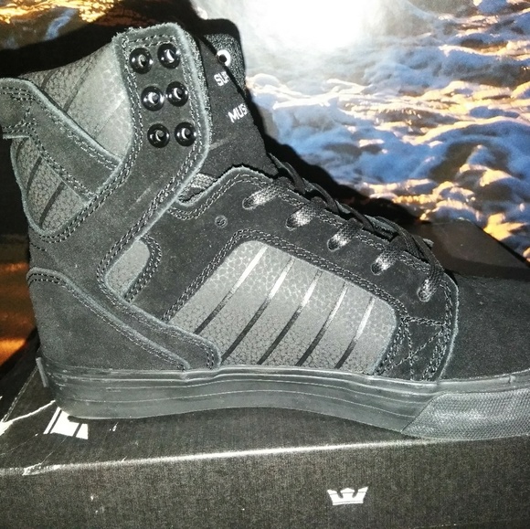 Supra - Picture 3 of 3